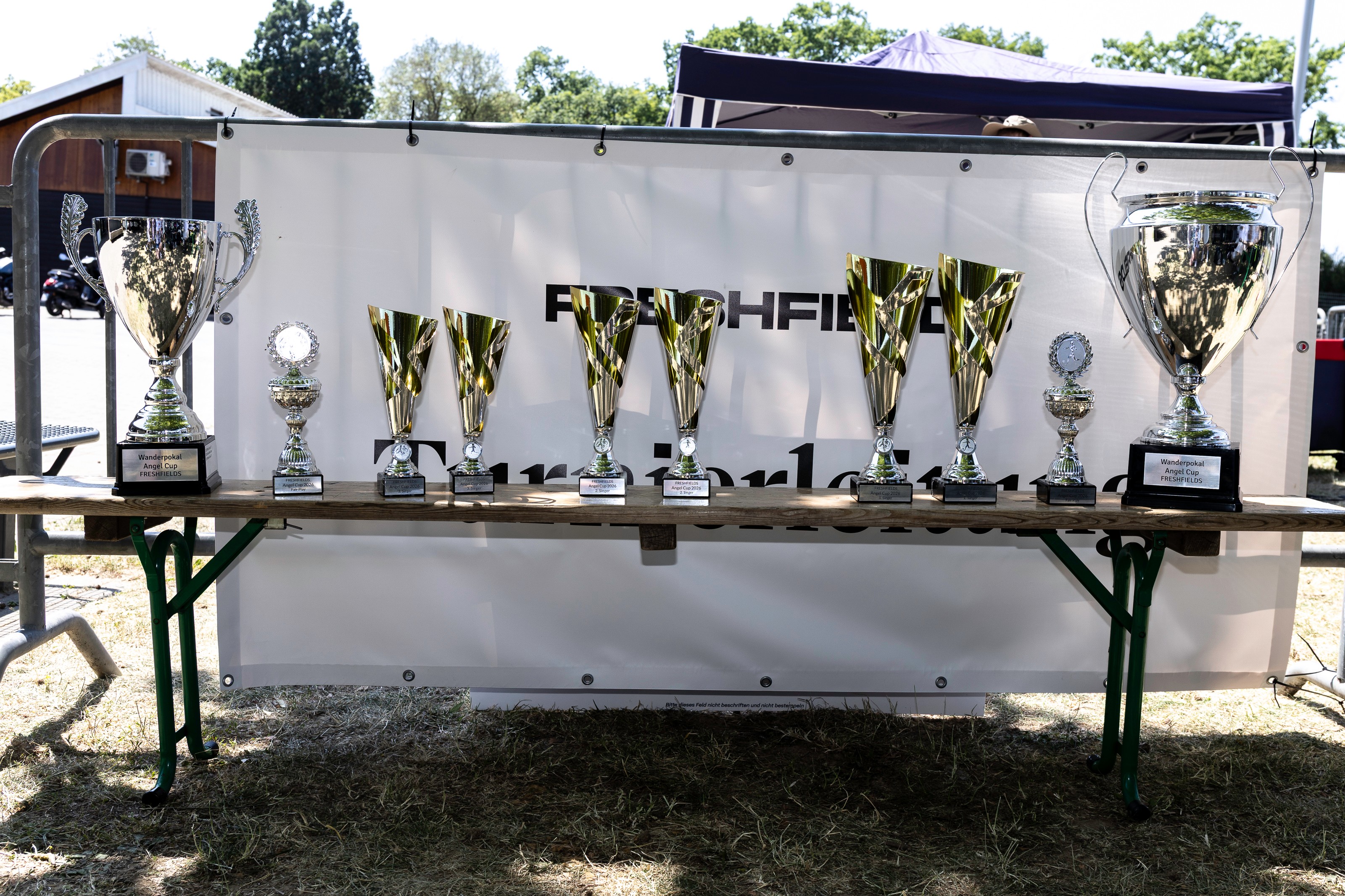 Die Pokale des Angel Cup 2026 in einer Reihe